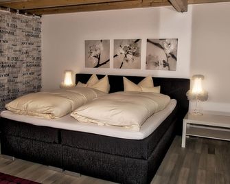 Fritz Hotel - Weil am Rhein - Schlafzimmer