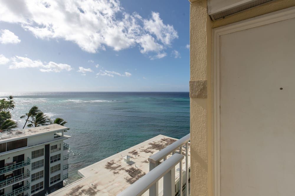 A Family Favorite on Hawaii's Gold Coast 11th Floor Oceanfront Condo - هونولولو - شرفة