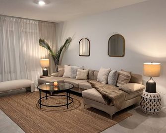 Cozy and Clean 3 Bed/2 Bath Home - Forney - Sala de estar