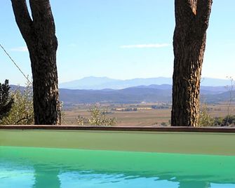 일 피노 카스틸리오네 델라 페스카이아 - 베툴로니아 - 수영장