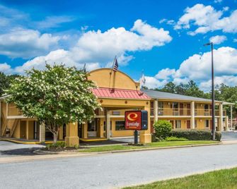 Econo Lodge Inn & Suites Columbus near Fort Benning - קולומבוס - בניין