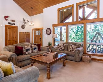 Lass08 - Stunning Lodge-Style Home, A/C, Games, Hot Tub, Family Friendly - Sunriver - Sala de estar