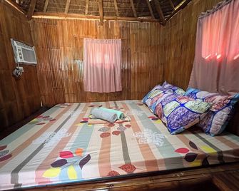 Lumiere Beachfront Resort - Bagac - Habitación