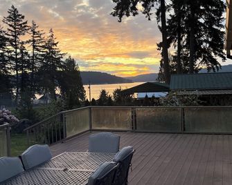 Scenic View Cabin Near Alderbrook Resort - Union - Balcón
