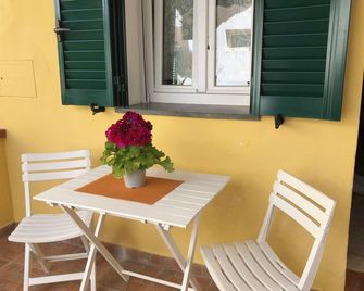 Fronte Mare Casa Nonna Tetta - Livorno - Innenhof