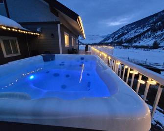Events Welcomed. Massive House - Hot Tub & Acreage. Lots of Wildlife on ranch. - Keremeos - Pool