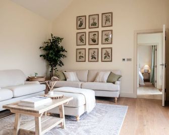 Stunning 2 Bedroom Cottage near Burford - Burford - Stue