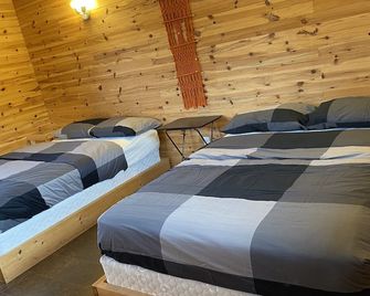 Cabin in Little Cove Adventure park, Tobermory Cabin 14 - Tobermory