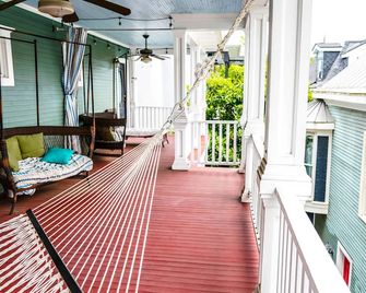 Isetta Inn (Boutique Inn) - Savannah - Balcony