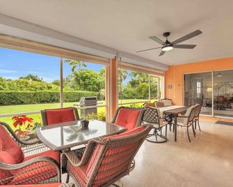 4 Miles to Beach and Walk to Shops - Naples - Essbereich