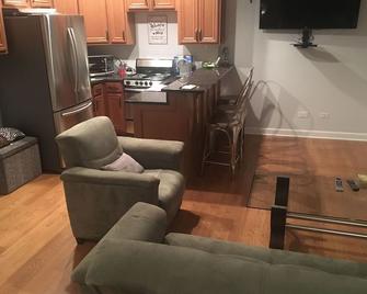 Nice in law apartment, close to O'Hare airport . (10 min away) - Wood Dale