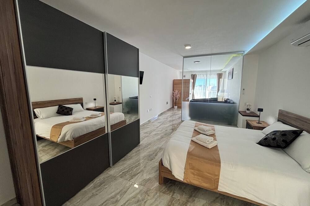 Alight Sauna & Spa Penthouse - שווקייה