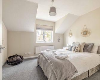 Windsor Burnham Ascot Haven Sleeps 4 - Slough - Bedroom