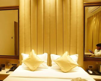 Red Orchid - Kanpur - Bedroom