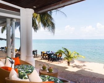 بارادايس بيتش ريزورت ساموي - كوه ساموي - بار