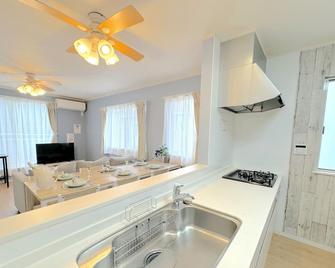 Grandioso Okinawa Villa Onna2 - Onna - Küche