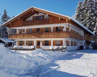 Ferienwohnungen Lohbinder Fam Holzer - Rottach Egern - Gebäude