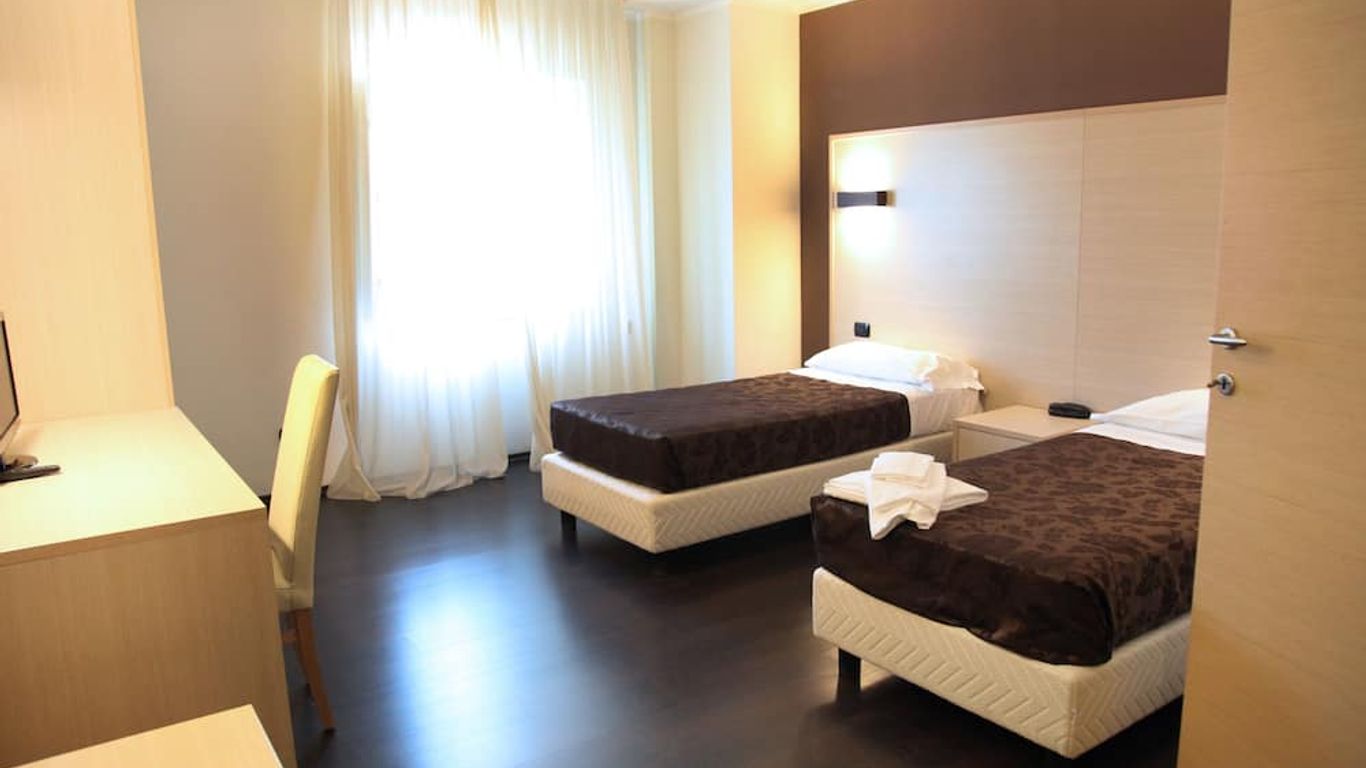 Hotel Sogni D'Oro Airport