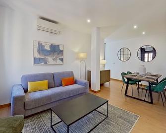 Spectacular apartment in Cuatro Caminos - Madrid - Sala de estar