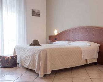 Hotel Prestigio - Milano Marittima - Phòng ngủ