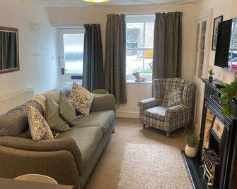 21 Entry Lane - Kendal - Living room