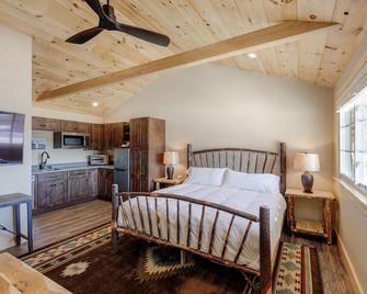 Studio Suite #2 at The Lodge | Minutes from Sunapee Harbor & Mount Sunapee - Sunapee - Ložnice