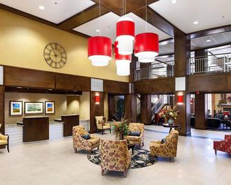 ClubHouse Hotel and Suites - Pierre - Lobby