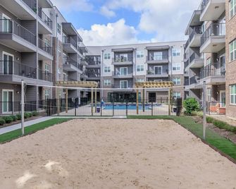 Your Cozy & Captivating Condo! - Houston - Building