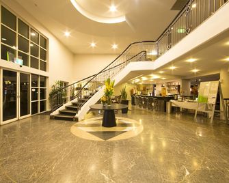 ibis Styles Canberra - Narrabundah - Lobby