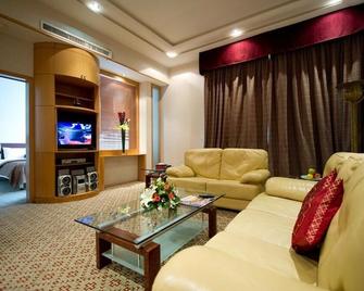 One Pavilion Luxury Serviced Apartments - Manama - Living room