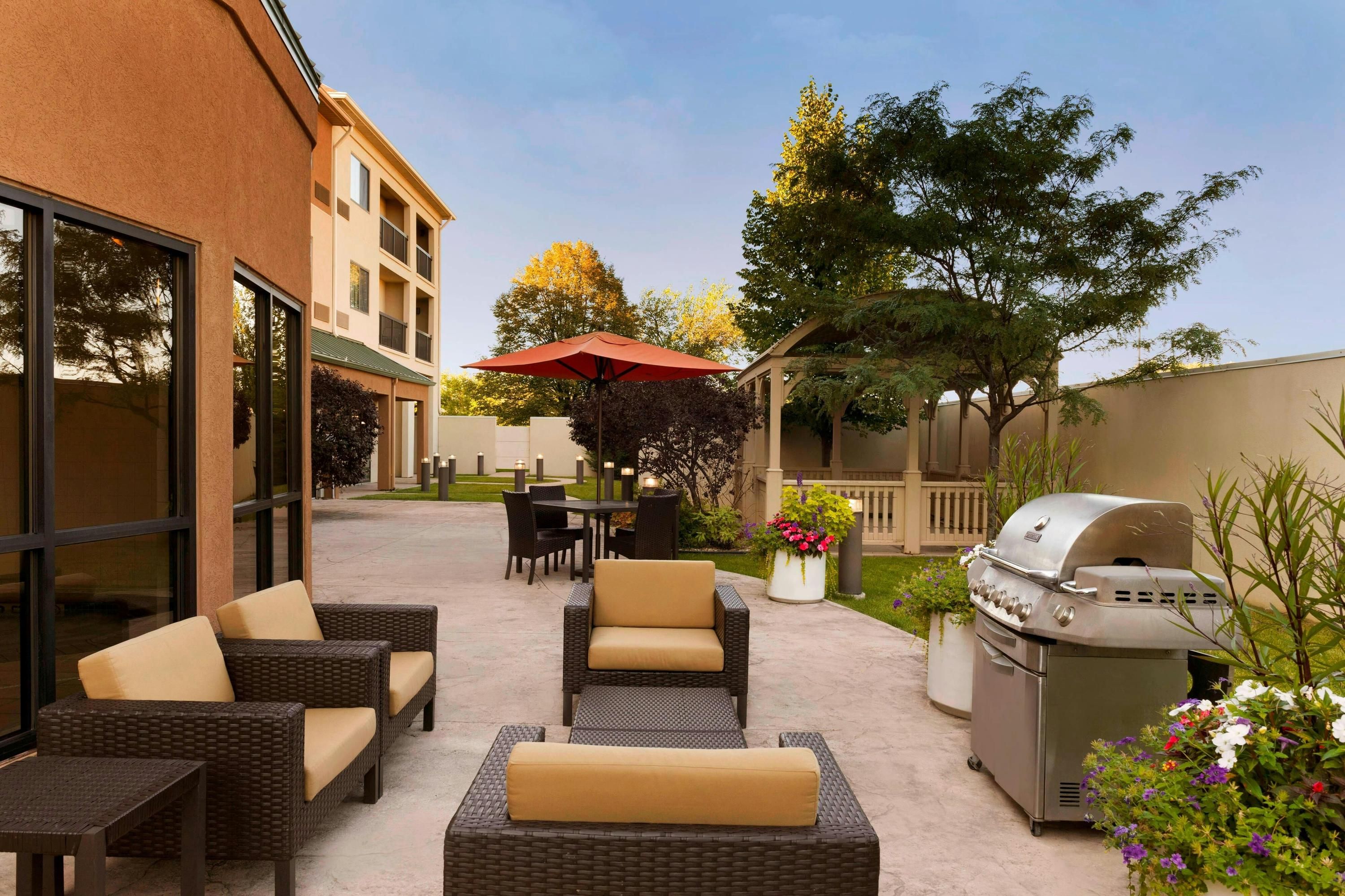 Courtyard by Marriott Peoria - Peoria - Patio