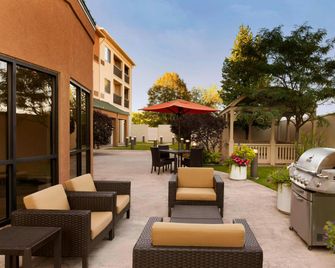 Courtyard by Marriott Peoria - Peoria - Patio