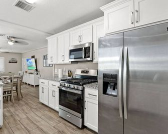 Renovated Stay, Parking, Near Dt & Airport - El Paso - Kitchen