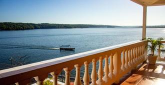 Hotel Villa Del Lago - Flores - Balcony