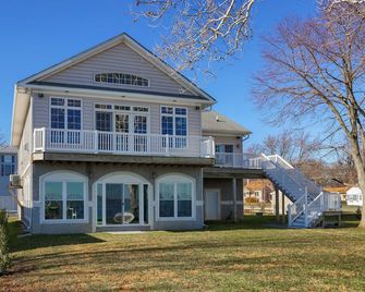 5BR Chesapeake Waterfront Estate with Private Dock - Perryville - Edificio