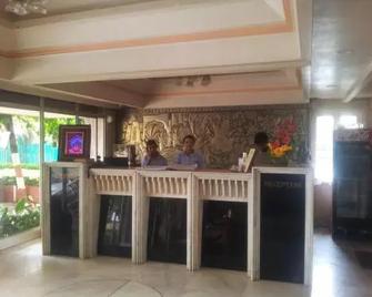 Hotel Ayodhya - Kolhapur - Rezeption