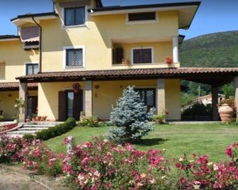 Villa Cristina B&B - Pontelatone - Edificio