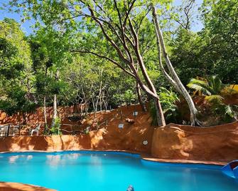 Lenca World - Coxen Hole - Piscine