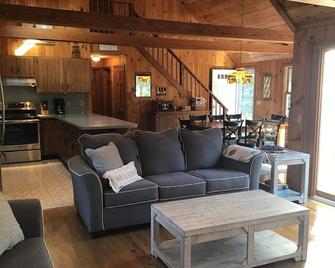 Close to Cape Cod National | 4 Bed, 3 Bath - Eastham - Living room