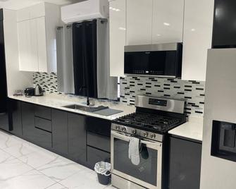 Llanos Residences Modern Executive 6 Bedroom 6 Bathroom - Trincity - Kitchen