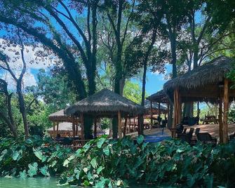 Brand new waterfront Cabin with many amenities: Pool, hot tub & kayaking. - RC3 - Universal City - Pool