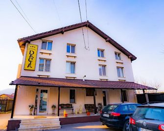 Pensiunea Dacia Deva - Deva - Building