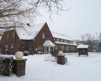 Landhotel Alte Schule - Hotel Garni - Wangerland - Gebouw