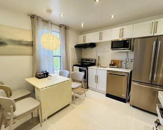 Sai Gon Suit - Grimsby - Kitchen