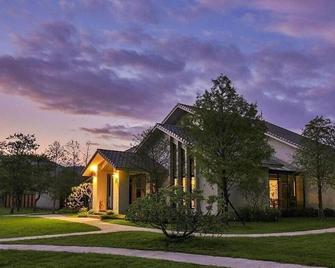 Bear Forest Villa - Shoufeng Township - Gebouw