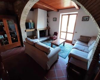 Beautiful mountain house with spectacular views - Cascia - Pokój dzienny