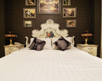 The Victoria Luxurious Guest House - Bandung - Habitación