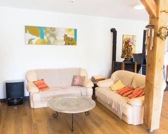 Spacious, comfortable nature gîte - near Rocamadour/Padirac - Souillac - Вітальня