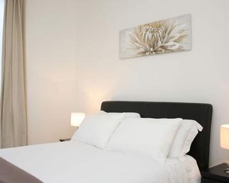 Lower Pantiles Apartment - Royal Tunbridge Wells - Bedroom