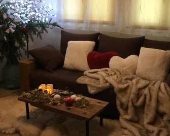 Cottage On The Lake With Lake View - Roding - Salon